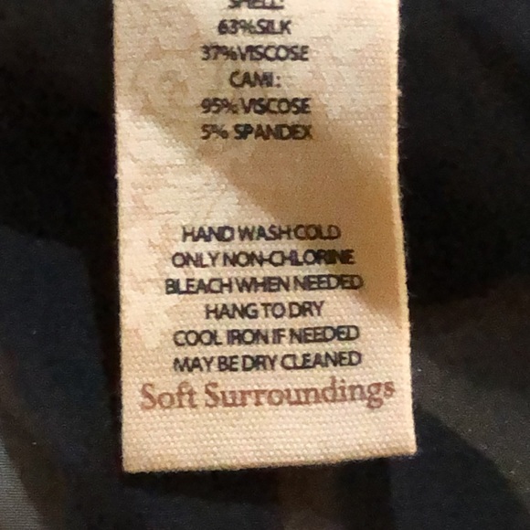 Correction: the top layer is 63% silk and 37% Viscose. - Picture 8 of 9